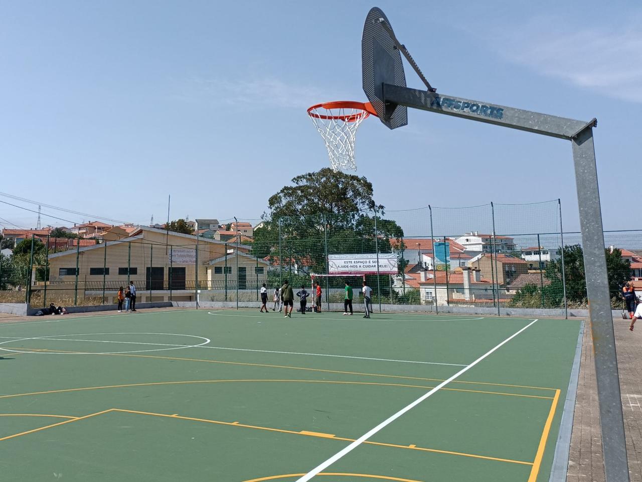 Equipamento Desportivo - Campo de Basquetebol