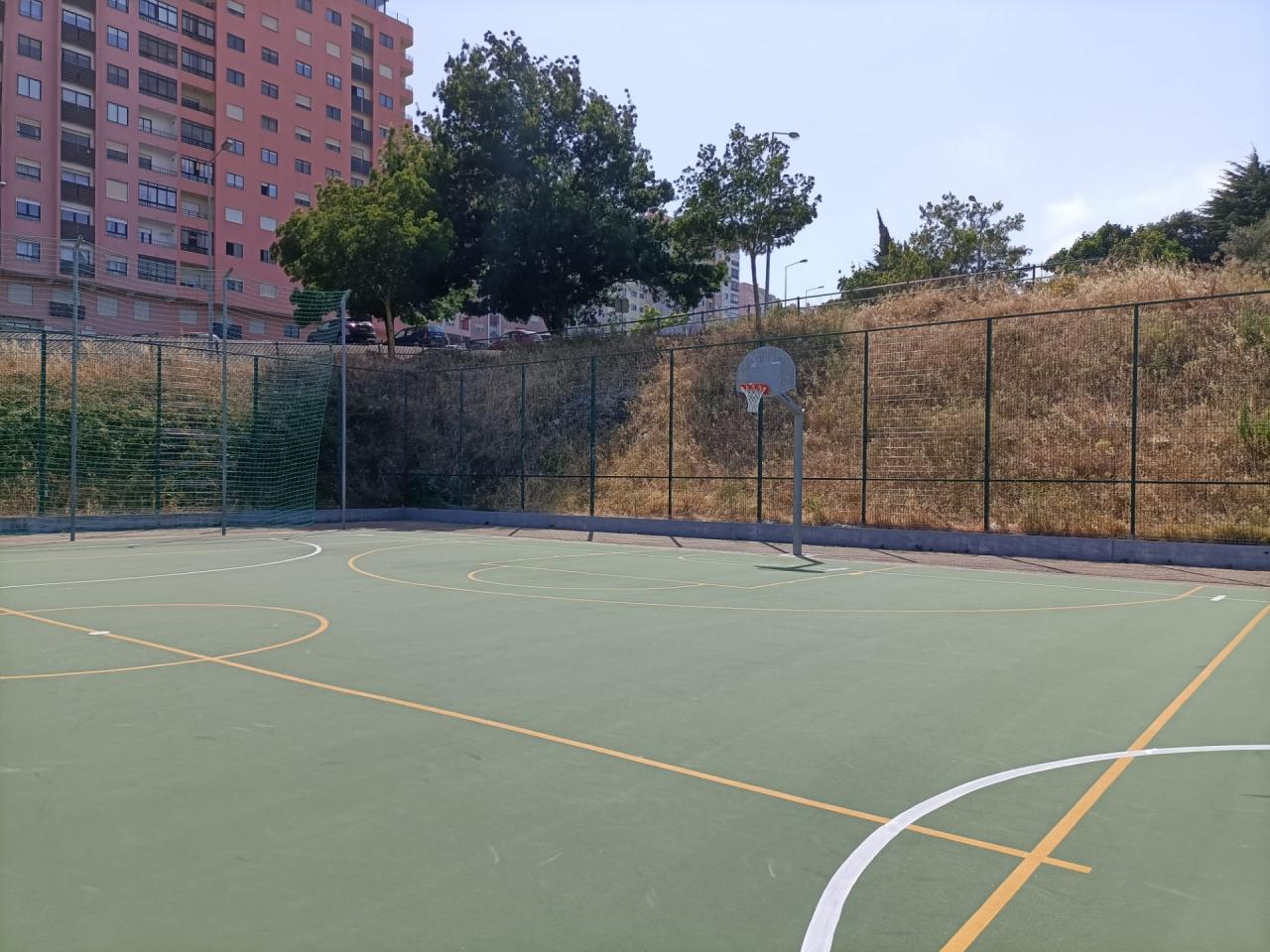 Equipamento Desportivo - Campo de Basquetebol