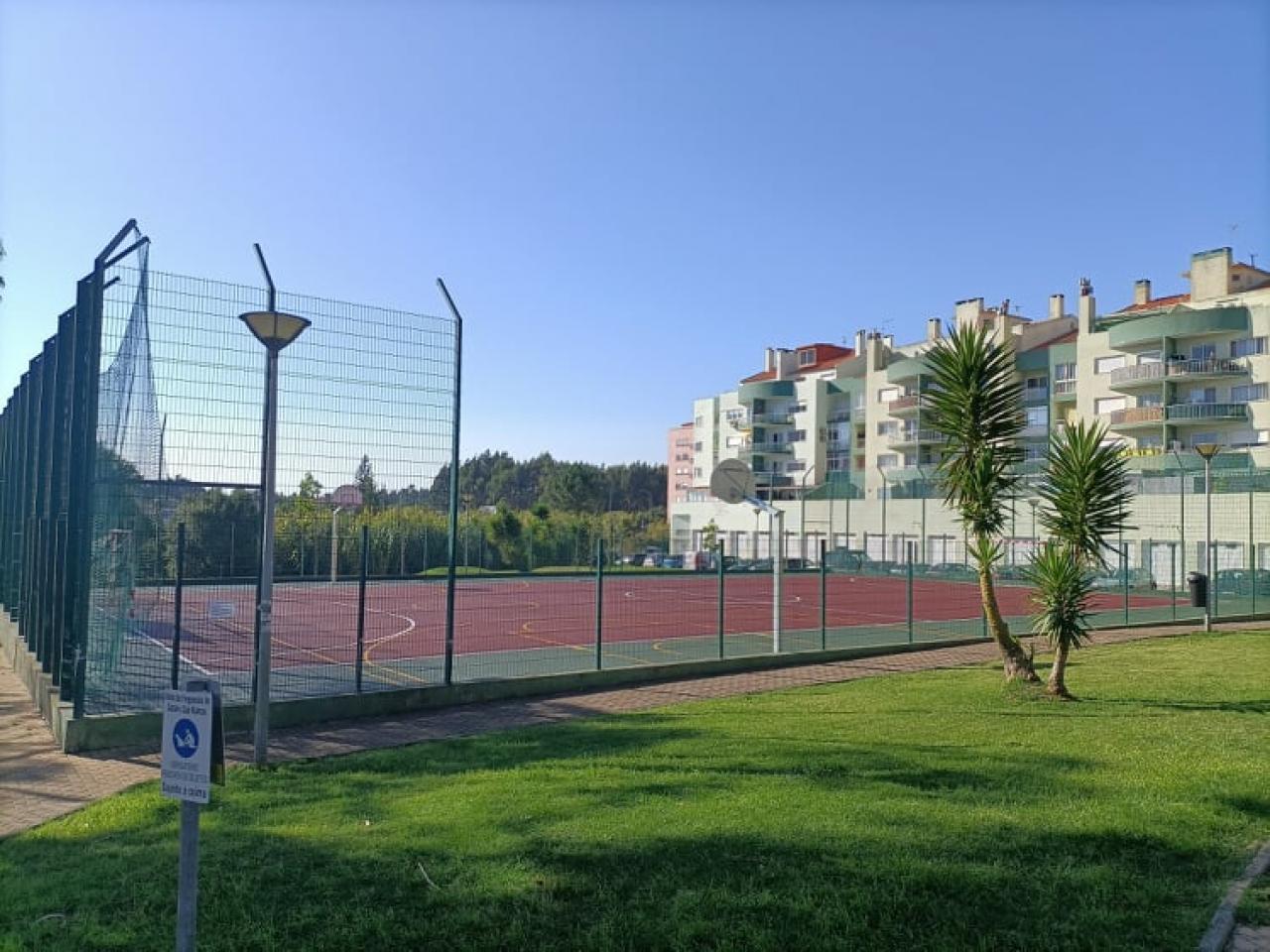 A Freguesia tem um novo campo para a prática de basquetebol ao ar livre