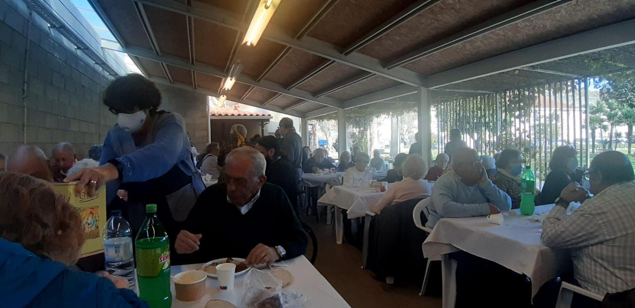 Almoço  Associação Coração Amarelo - Delegação de Agualva - Cacém 