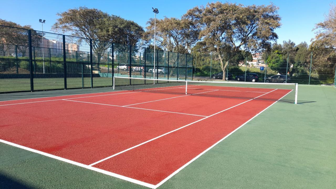  Campo de ténis do Centro Carlos Paredes em São Marcos