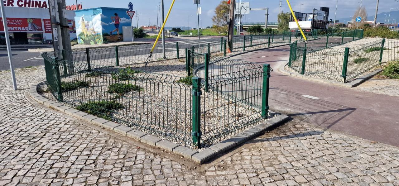  Requalificação dos canteiros na Rua Quinta de São João no Cacém