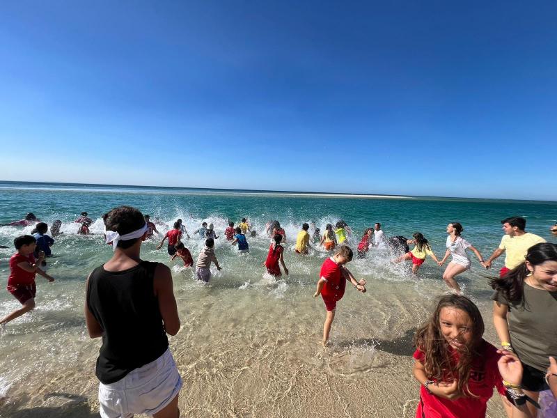 Passeio até à praia da Figueirinhado 2°Turno -  Colónia de Férias "Animar Cacém e São Marcos".