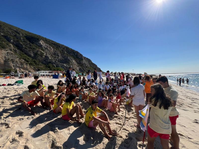 Passeio até à praia da Figueirinhado 2°Turno -  Colónia de Férias "Animar Cacém e São Marcos".