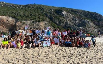 Passeio até à praia da Figueirinhado 2°Turno -  Colónia de Férias "Animar Cacém e São Marcos".