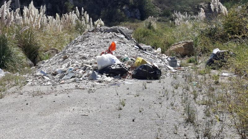 Operação de recolha de resíduos na Rua Marciano Tomaz da Costa e Estrada das Ligeiras