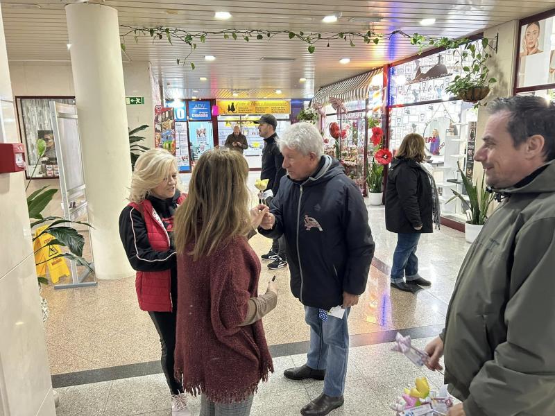 Dia das Mulheres assinalado com entrega de flores