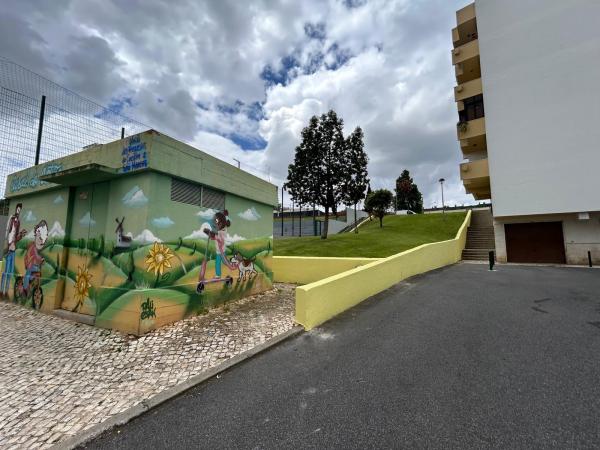 Espaço Público - Pintura de muros e muretes  