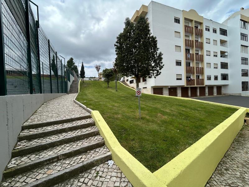 Espaço Público - Pintura de muros e muretes Espaço Público - Pintura de muros e muretes