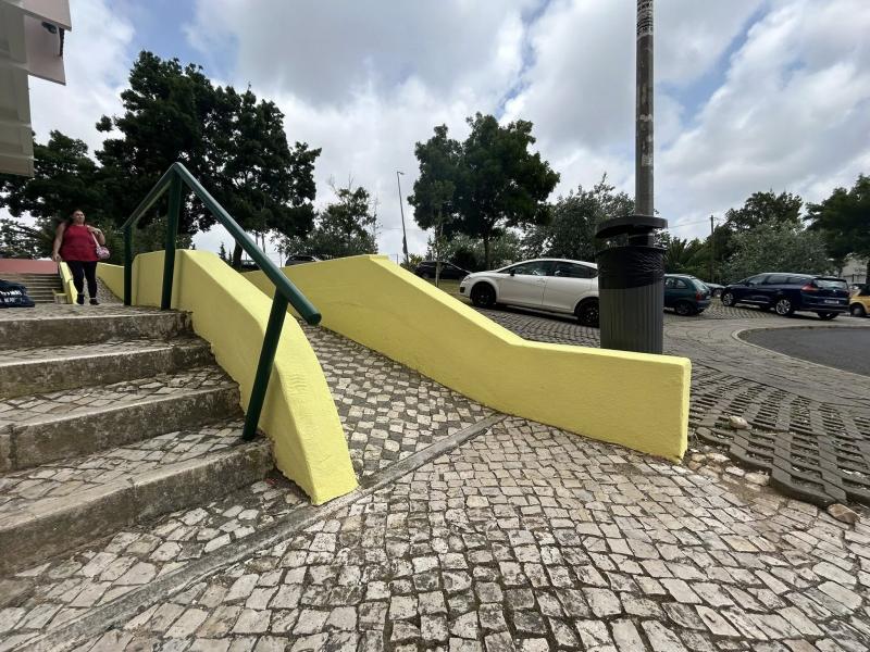 Espaço Público - Pintura de muros, muretes e corrimões Espaço Público - Pintura de muros, muretes e corrimões