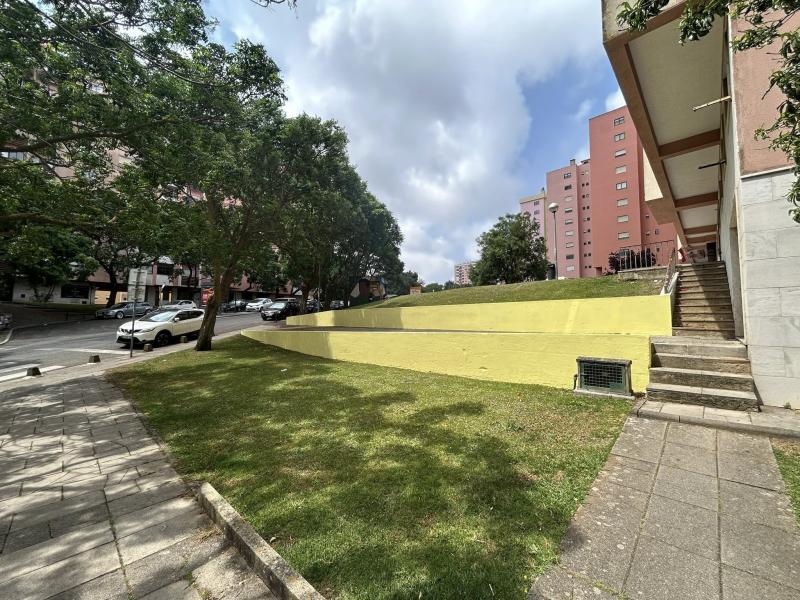 Espaço Público - Pintura de muros, muretes e corrimões Espaço Público - Pintura de muros, muretes e corrimões