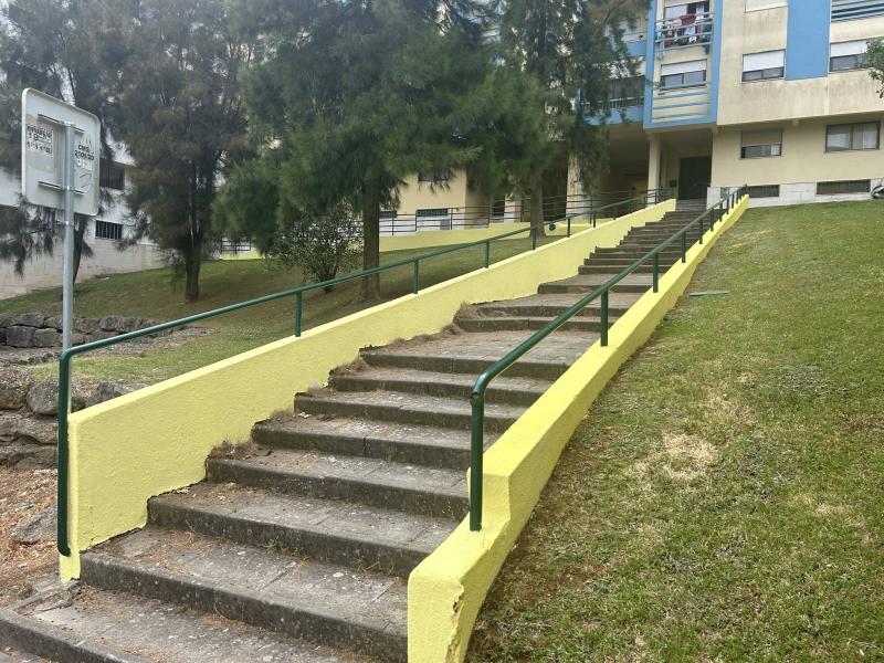 Espaço Público - Pintura de muros, muretes e corrimões Espaço Público - Pintura de muros, muretes e corrimões