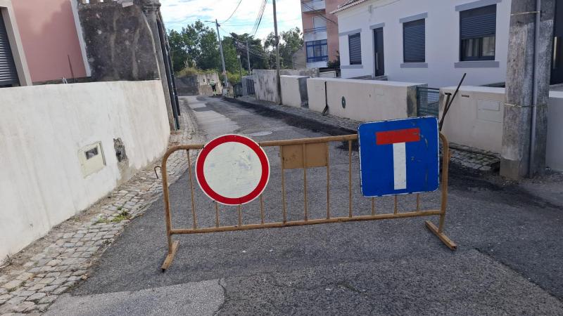 Início dos Trabalhos de Alcatroamento no Cacém Início dos Trabalhos de Alcatroamento no Cacém