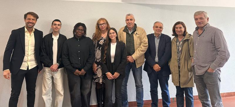 Tomada de posse dos novos órgãos sociais da Associação de Estudantes do Agrupamento de Escolas D. João II Tomada de posse dos novos órgãos sociais da Associação de Estudantes do Agrupamento de Escolas D. João II