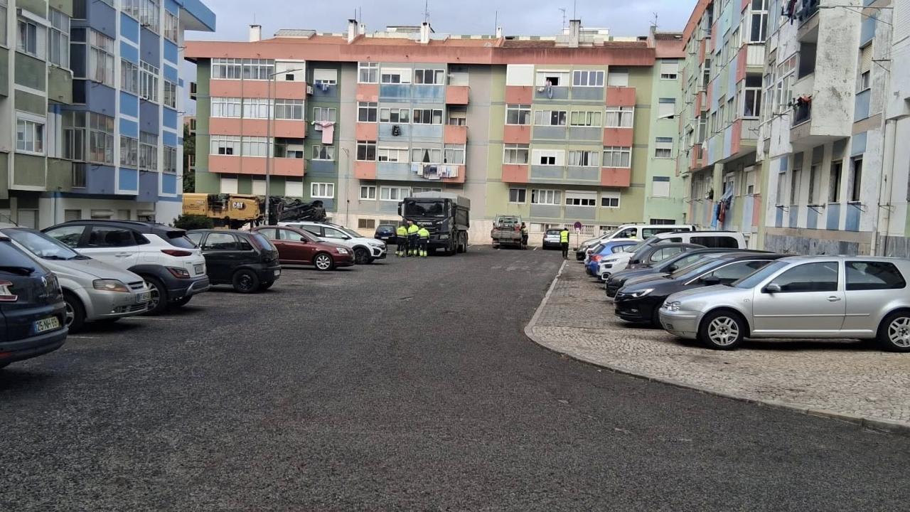 Obras de requalificação e pavimentação da Praceta do Olival e Rua Ilha São Miguel, Cacém. Obras de requalificação e pavimentação da Praceta do Olival e Rua Ilha São Miguel, Cacém.