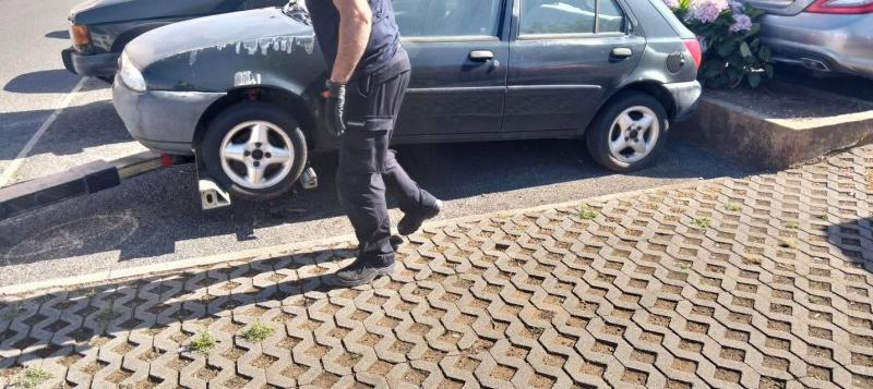 Remoção de Veículos Abandonados Remoção de Veículos Abandonados