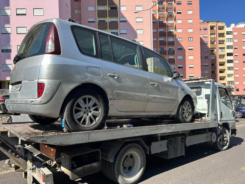Remoção de veículos abandonados Remoção de veículos abandonados