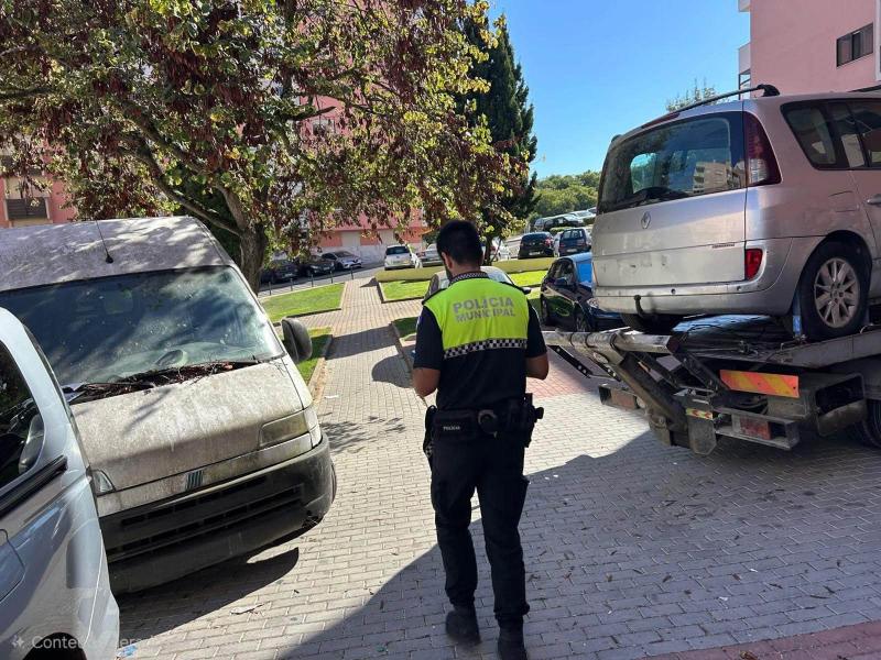 Remoção de veículos abandonados Remoção de veículos abandonados